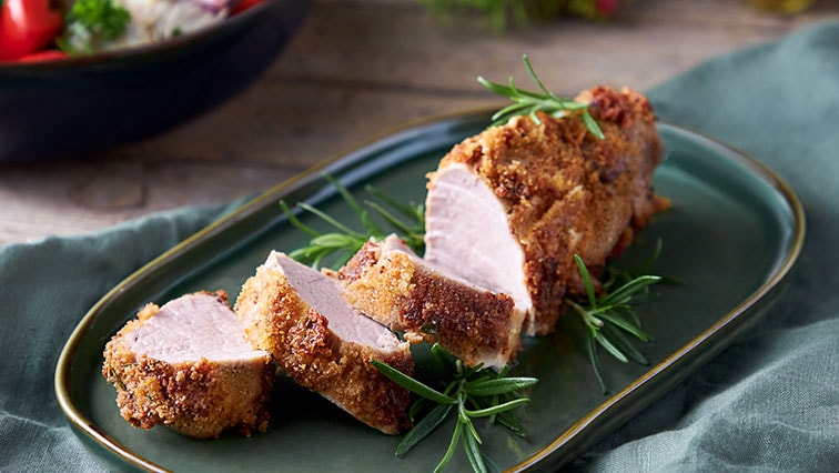 Vepřová panenka v parmazánové krustě, artyčoky a paprikou