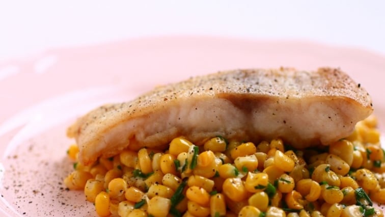 Roston sült fogas párolt kukoricával