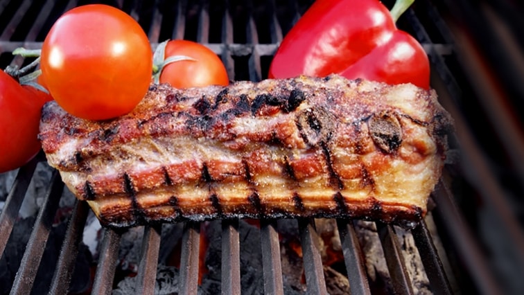 Grilovaný bôčik s medovou marinádou