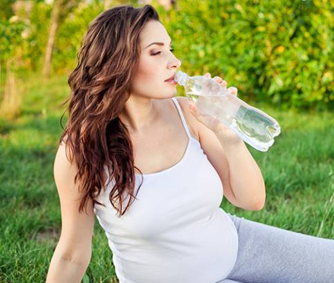 12 tipov, ako zvládnuť horúčavy v tehotenstve v pohode