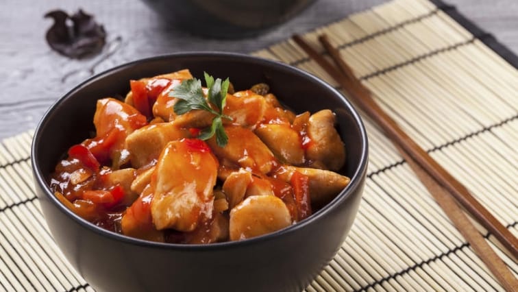 Kuře se zeleninou ve sladkokyselé omáčce