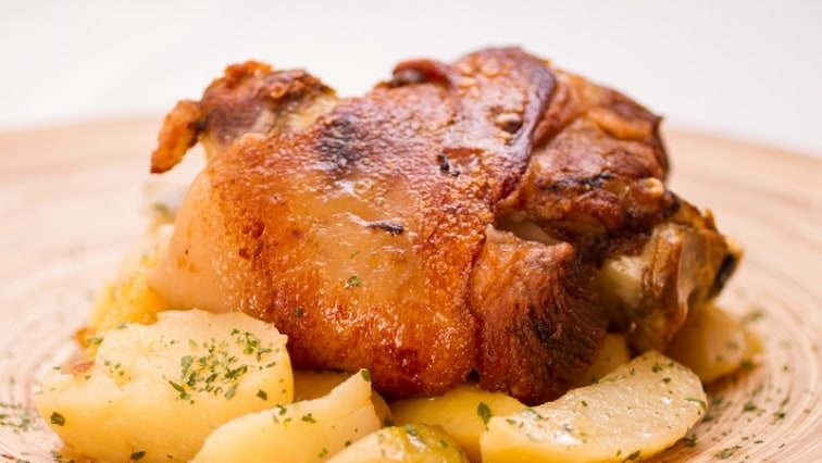 Sörben sült csülök