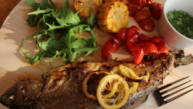 Zdravé grilování-pstruh s vůní vína
