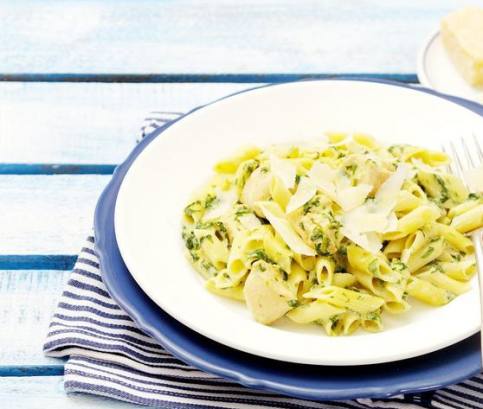 Penne se špenátem, smetanou a kuřecím masem