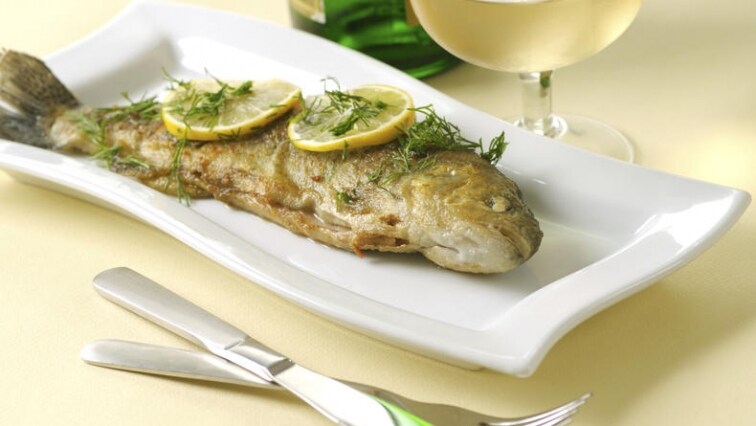 Pečená ryba na víně