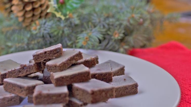 Rumové řezy z plechu s cukrovou polevou