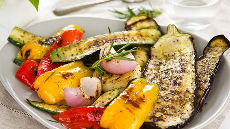 Tökéletes sültek és saláta receptek kerti grillezéshez!