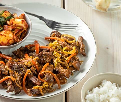 Marhahús pa kimchivel és rizzsel