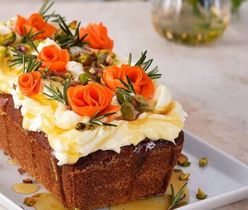 Édes húsvéti sárgarépás gyümölcskenyér