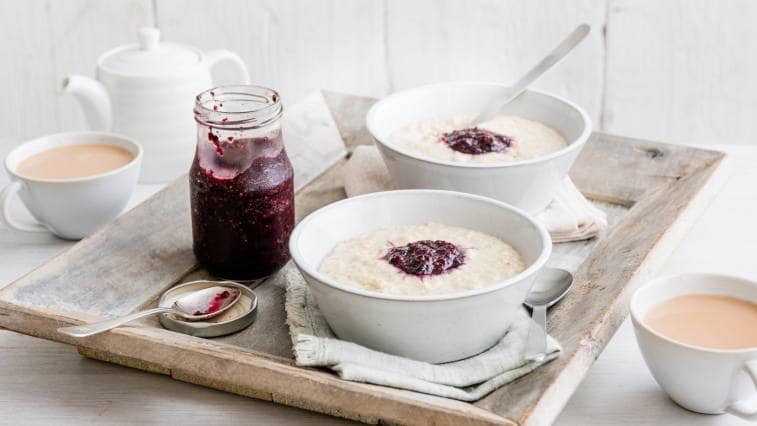 Hogyan készítsünk nyers áfonyás–chia magos lekvárt?