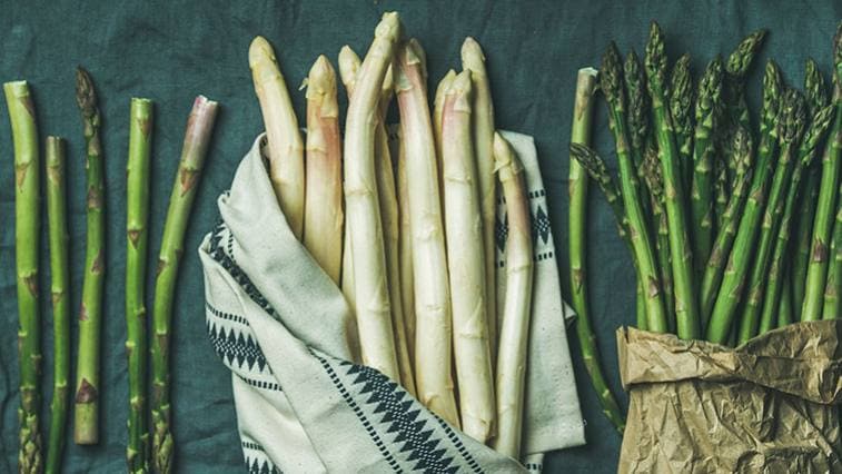 Zelená alebo biela špargľa? Vyskúšajte obe!