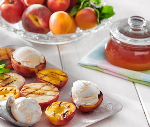 Grillezett barack jégkrémmel