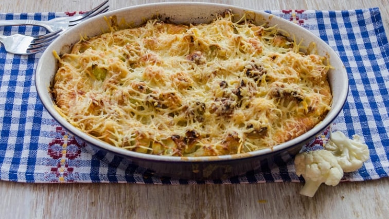 Vegetariánský zapečený květák s parmezánem a česnekem