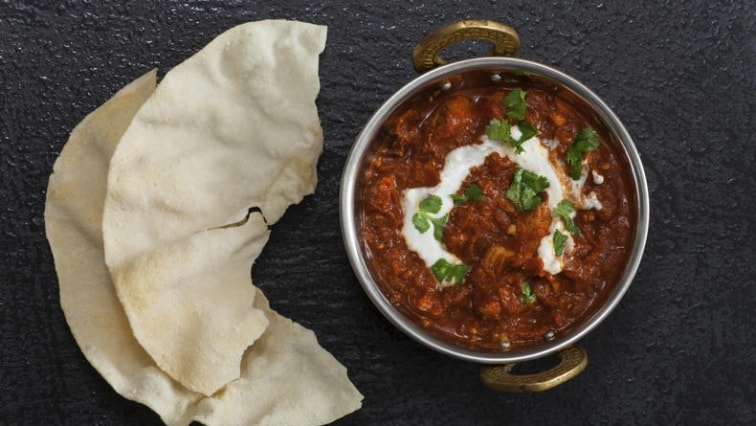 Indické kari s kuřecím masem, jogurtem a zázvorem