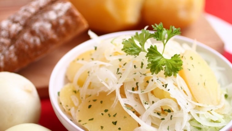 Hagymás krumplisaláta