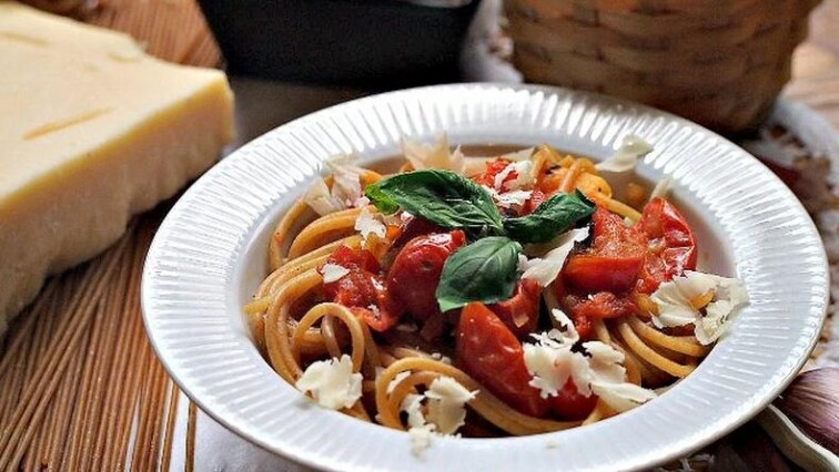 Spaghetti integrali con pomodorini (celozrnné špagety s cherry rajčátky)