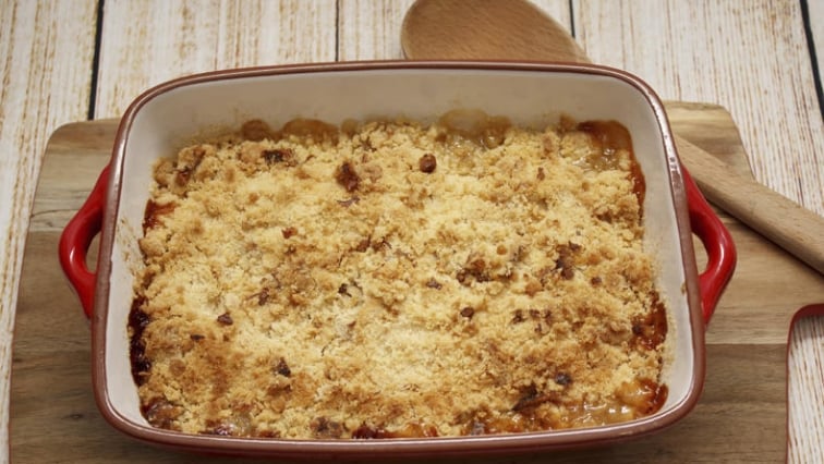 Hruškový crumble provoněný skořicí