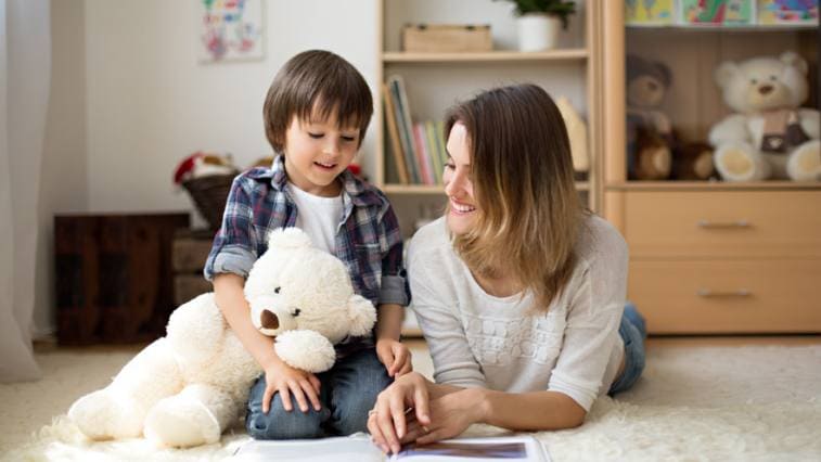 Čítajte knihy! Budete úspešnejší a obľúbenejší