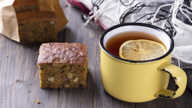 Babiččin nadýchaný perník s vlašskými ořechy z jednoho plechu