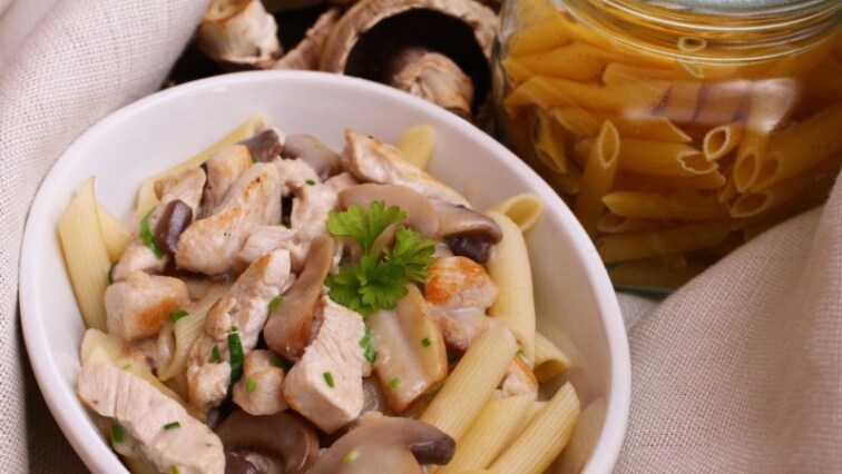 Tejfölös-gombás csirke