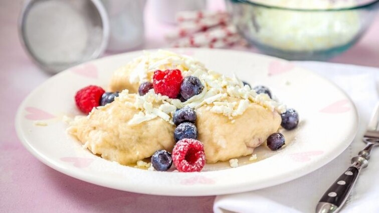 Kynuté knedlíky s malinami a borůvkami