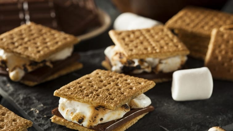 Marshmallow sendvič k letnímu opékání