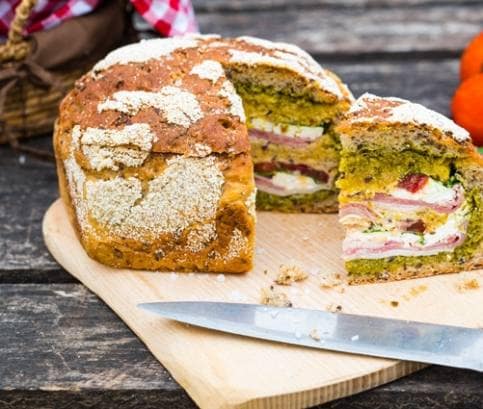 Plnený piknikový bochník