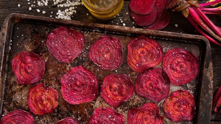 Chipsy z červené řepy