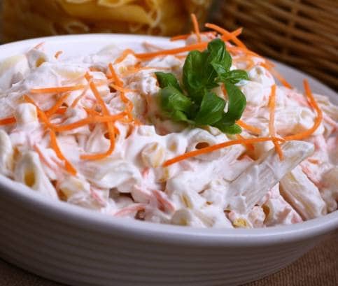 Kukoricás-sárgarépás tészta saláta