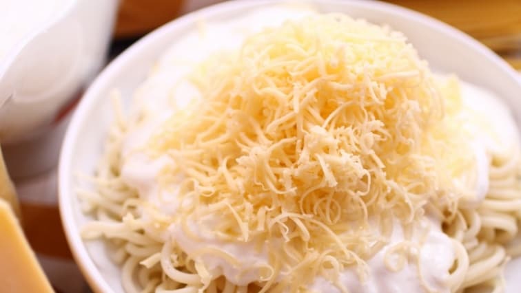 Tejfölös-sajtos spagetti