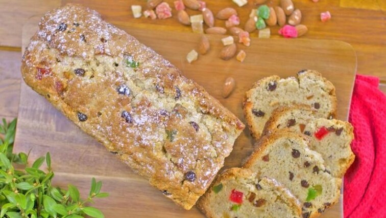 Vánoční štola s kandovaným ovocem a brusinkami