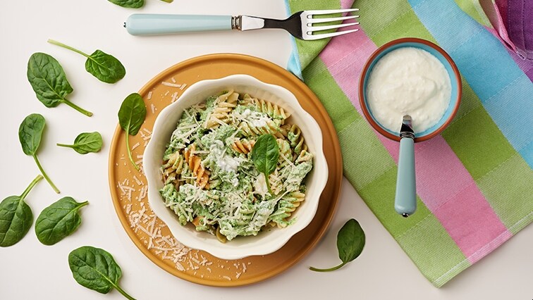 Rýchle trojfarebné cestoviny so špenátom