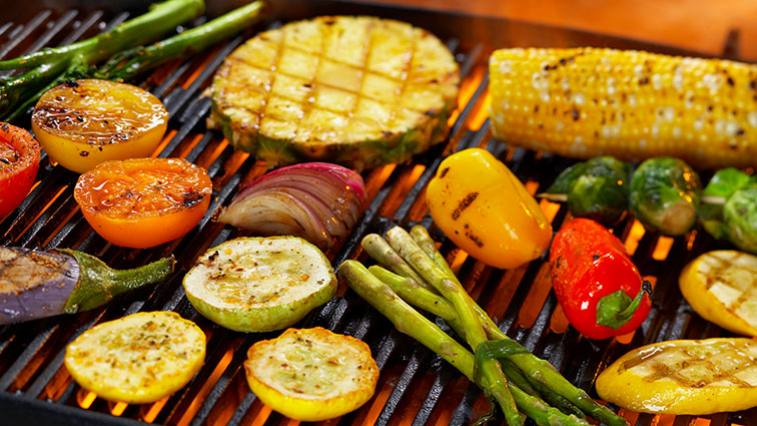 7 tipů, jak si vychutnat sezónní grilovanou zeleninu