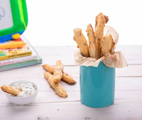 Kenyérrudacskák friss krémsajttal