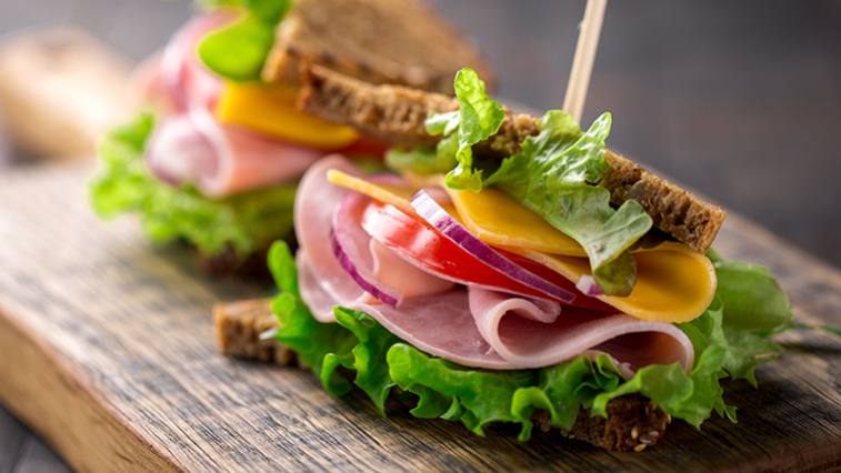 13 jedlých nápadů na špejli – kreativní špízy z kuchyňské dílny