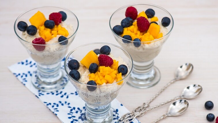 Kešu krém s vanilkou a ovocím