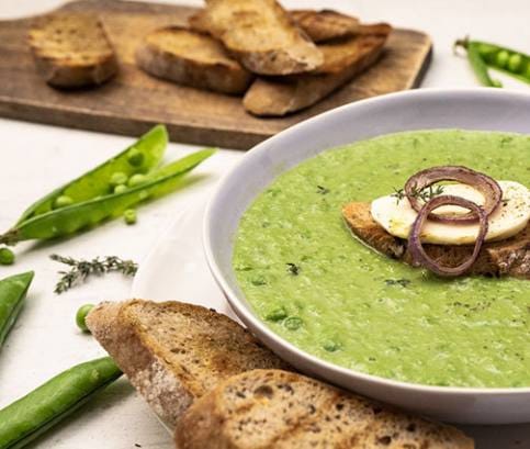 Hrášková polievka s mozzarellou