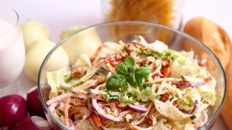 Friss saláta paprikásan