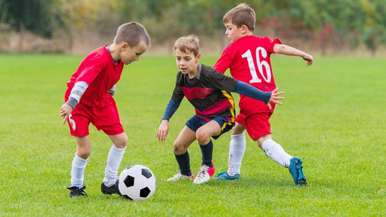 Futbal je pre deti vhodný už odmalička