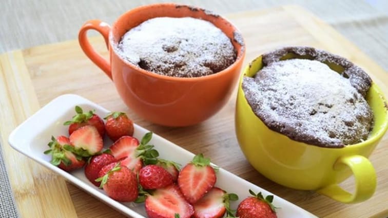 Mug cakes z mikrovlnky: maxi čokoládový