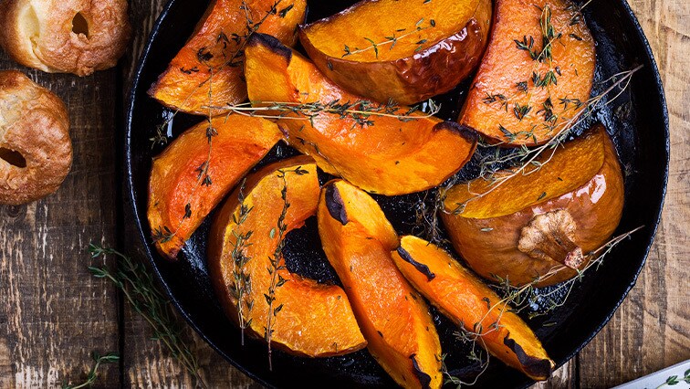 Zapečená dýně Hokkaido s česnekovým dipem