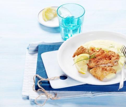 Filety ze pstruha v těstíčku s bramborovou kaší