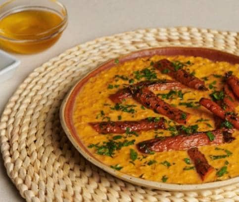 Prívarok z červenej šošovice s pečenou mrkvou