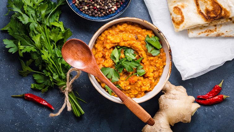 Čočkový dhal s rýží, který vykouzlíte za pár minut