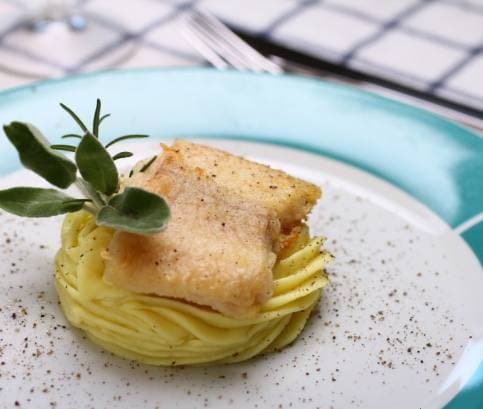 Vajban sült halszelet