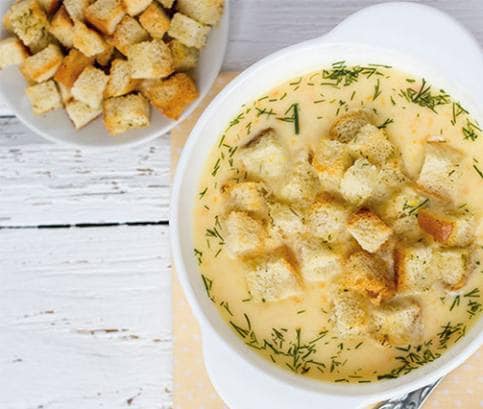 Cibuľová polievka s hriankami