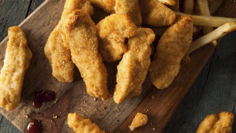 Smažené kuřecí proužky s dijonskou hořčicí a česnekem