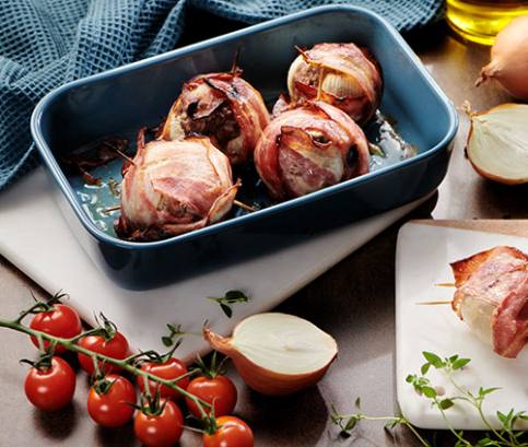 Cibulovoslaninové koule plněné mletým masem