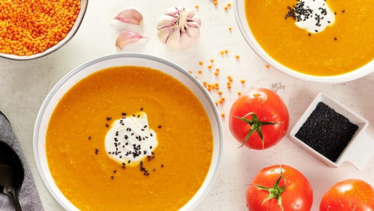 Krémová paradajková polievka s červenou šošovicou