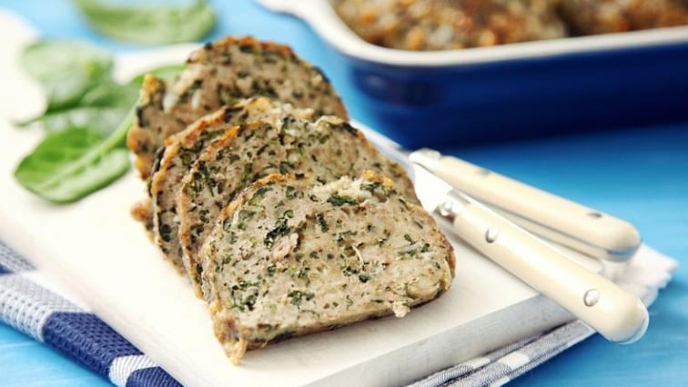 Sekaná s listovým špenátem a sýrem